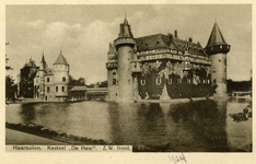 604436 Gezicht op het Kasteel De Haar (Kasteellaan 1) te Haarzuilens.N.B. De gemeente Haarzuilens is per 1 januari 1954 ...